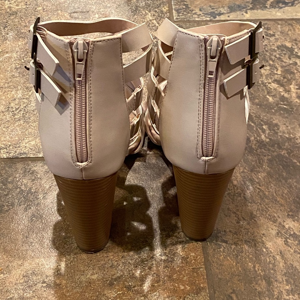 Block Heeled Sandals - Picture 4 of 7